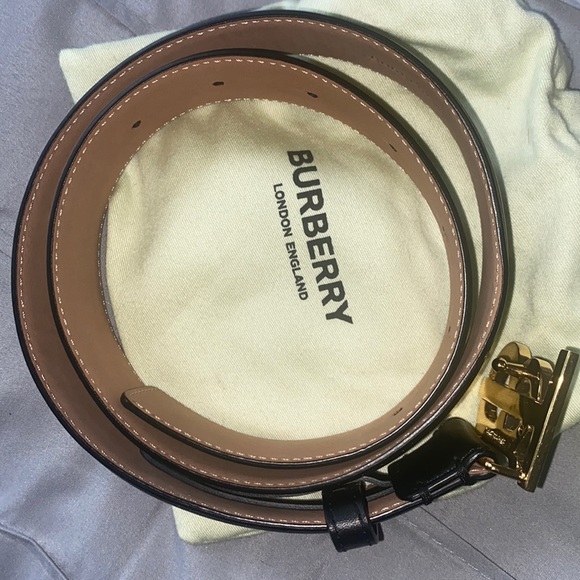 Burberry belt only worn once in great condition. Size S. - Picture 4 of 4